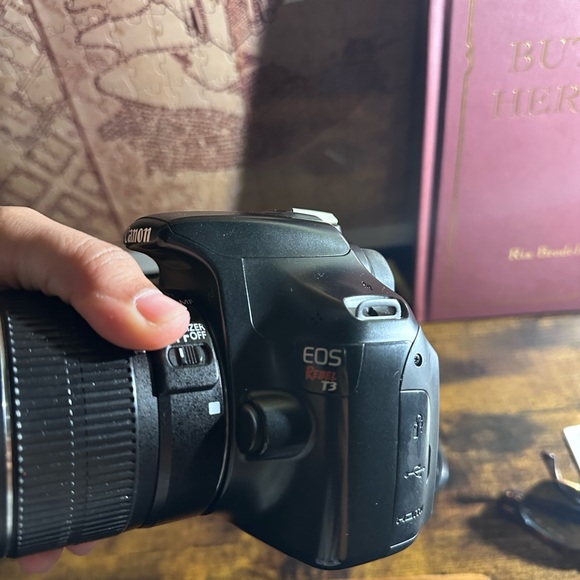 Canon EOS Rebel T3 Black Digital Camera - Picture 1 of 7